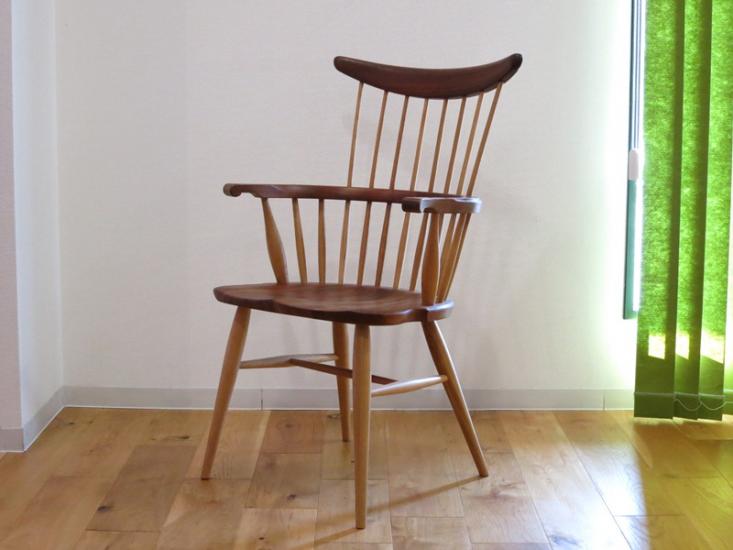W553 comb back armchair